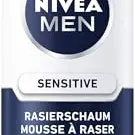 NIVEA MEN Sensitive Rasierschaum 50 ml – praktischer Pflege-Schaum für Männer