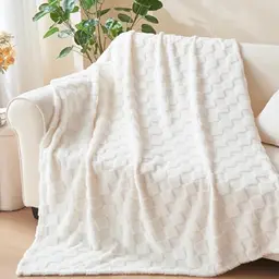 Kuscheldecke Flauschig 100 x 150 - Weiße Karierte Fleecedecke für Sofa, Couch und Bett