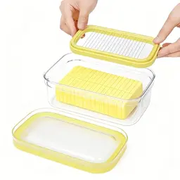 Butterdose aus Kunststoff mit Deckel und Cutter
