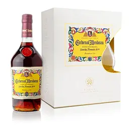 Cardenal Mendoza Clásico Gran Reserva Brandy (0,7l) 40% vol - Geschenkverpackung mit Glas - 15 Jahre gereift, ausgewogener Geschmack