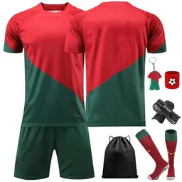 Fußballtrikot Set für Kinder, No.7 mit T-Shirt, Shorts und Schienbeinschonern
