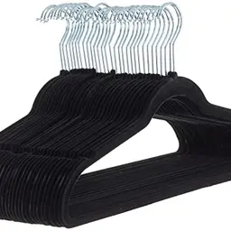 Amazon Basics Samtbügel für Anzüge, 30 Stück, Schwarz