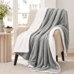 Aisbo Sherpa Kuscheldecke, 150 × 200 cm, Grau
