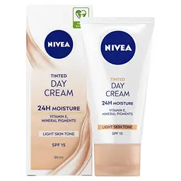 NIVEA getönte feuchtigkeitsspendende Tagescreme, 4er-Pack (4 x 50 ml) mit Vitamin E und LSF 15