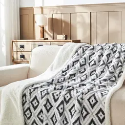Wajade Sherpa Kuscheldecke für Sofa und Bett - Flauschige Wolldecke in Grau, 127 x 153 cm