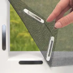 EASYmaxx Fliegengitter für Fenster mit Magic Click, zuschneidbar bis 150 x 130 cm, einfache Montage mit 12 Magneten, Schwarz