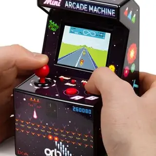 Mini-Arcademachine mit 240 integrierten Retro-Games, 8-Bit, 2,5-Zoll Farbdisplay, 8-Wege-Joystick, 2 Knöpfe, Volumenregler - Perfektes Geschenk!