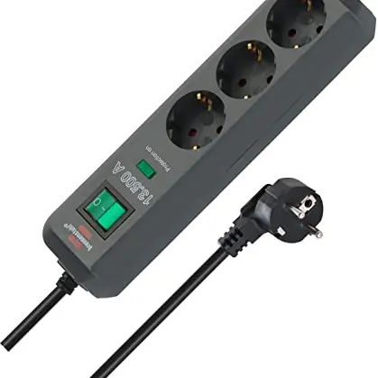Brennenstuhl Eco-Line 3-fach Steckdosenleiste mit Überspannungsschutz und Schalter, 1,5m Kabel