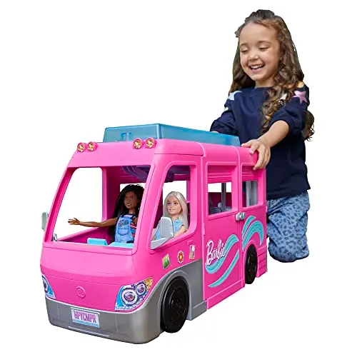 Barbie Super Abenteuer-Camper Fahrzeug mit 7 Spielbereichen und über 60 Zubehörteilen, Geschenk für Kinder ab 3 Jahren