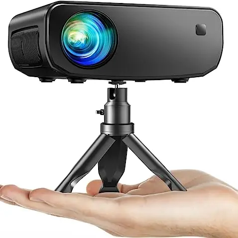 ELEPHAS 2025 WiFi Mini Beamer, 1080P HD, tragbar, kompatibel mit iPhone und Android, inkl. Stativ