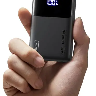INIU Power Bank 10000mAh, 22.5W Schnellladegerät mit LED-Display, tragbar, kompatibel mit iPhone und Samsung