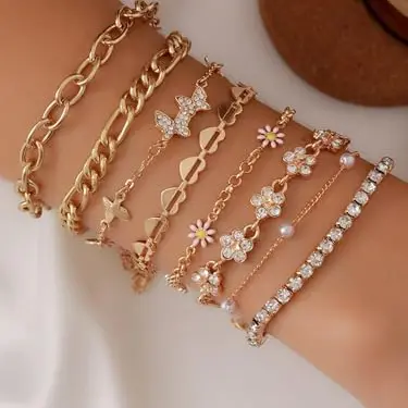 Herz-Armband-Set für Damen, geschichtete Ketten mit Perlen, verstellbar, mit Schmetterling und Herz-Charms