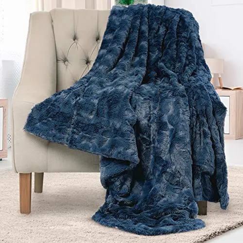 Everlasting Comfort Faux Fur Throw Blanket - Soft and Plush