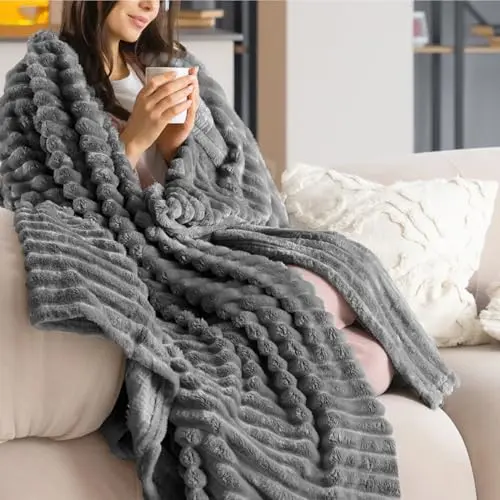 Dreamzie Flauschige Kuscheldecke 150x200 cm - Weiche, warme Decke für Bett und Couch, Dunkelgrau
