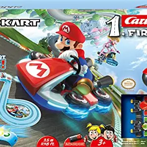 Carrera First Mario Kart™ - Royal Raceway Autorennbahn für Kinder ab 3 Jahren | 2,4m Rennstrecke mit Mario und Yoshi | mit original Mario Kart-Sound